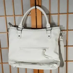 ジェシカシンプソン★バックパックベビーマザーズバックBeige Amazon.com | Jessica Simpson Mini Metallic Quilted Backpack